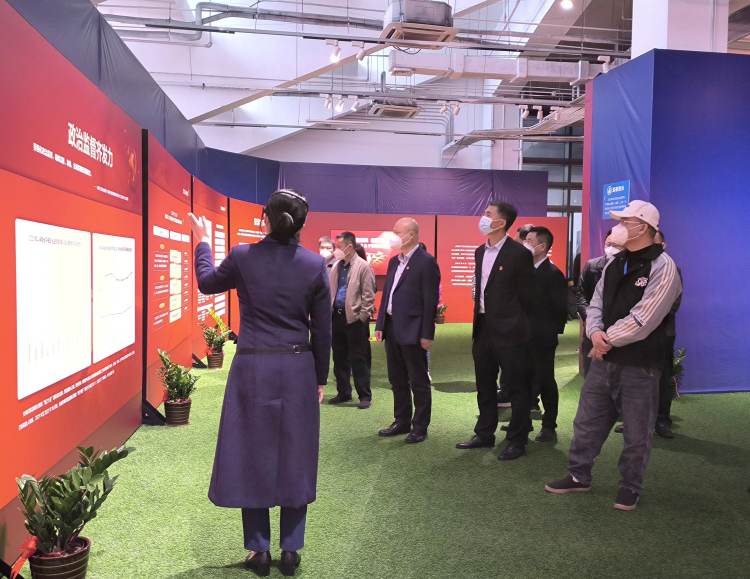 以案明紀(jì)，永葆清廉本色——市環(huán)發(fā)公司組織參觀“嚴(yán)守紀(jì)法底線 牢筑清廉根基”警示教育巡回展(圖2)