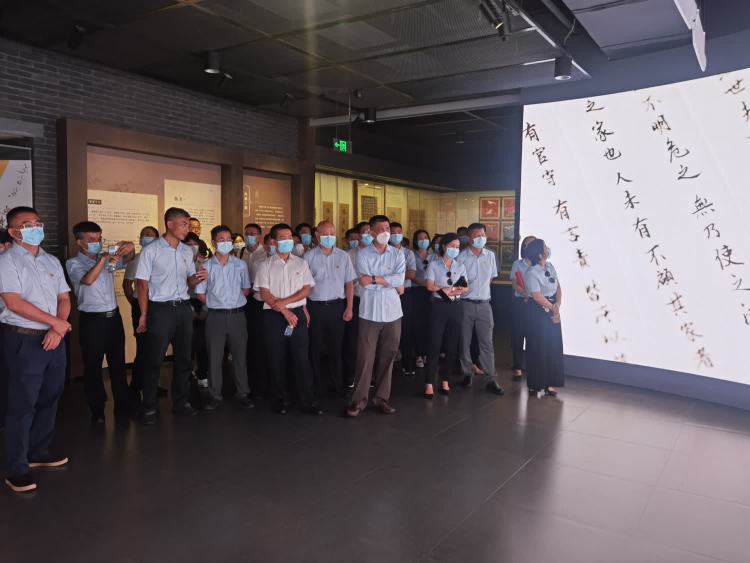 傳承海瑞精神 激蕩清風(fēng)正氣——市環(huán)發(fā)公司開展“清廉國企 青廉有我”主題黨日活動(圖4)