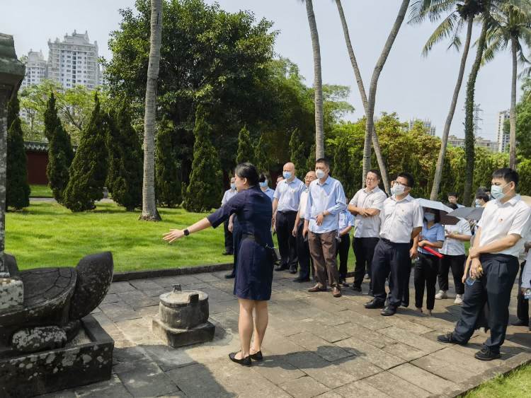 傳承海瑞精神 激蕩清風(fēng)正氣——市環(huán)發(fā)公司開展“清廉國企 青廉有我”主題黨日活動(圖6)