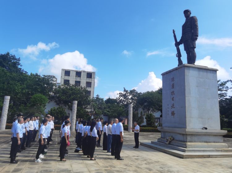 賡續(xù)紅色基因 奮進(jìn)時(shí)代征程 ——市國資委機(jī)關(guān)聯(lián)合市環(huán)發(fā)公司開展主題黨日暨清廉國企教育活動(dòng)(圖4)